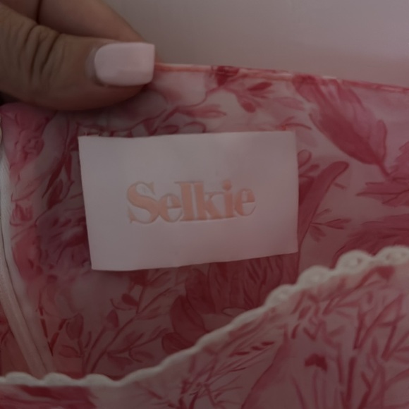 Selkie pink floral dress - Picture 3 of 3